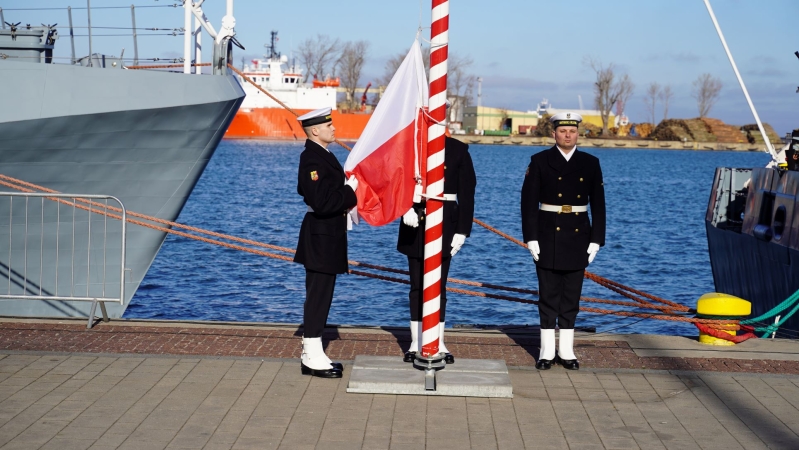 Czas upłynął! ORP Mewa wchodzi do szyku-GospodarkaMorska.pl