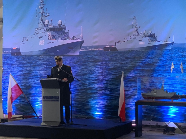 ORP Jaskółka już powstaje. Ceremonia cięcia blach pod budowę czwartego Kormorana-GospodarkaMorska.pl