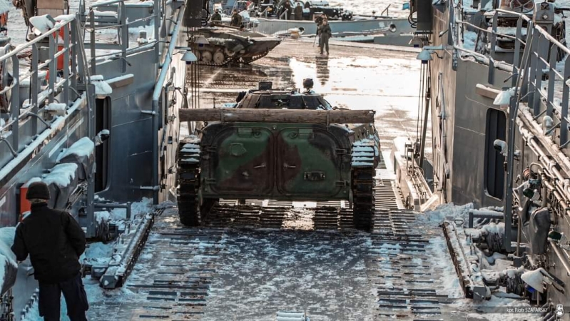 Współpraca okrętów 8. FOW z siłami 16. DZ w ramach ćwiczenia Zalew-23-GospodarkaMorska.pl