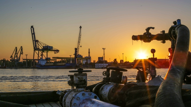 Odbiór około 5 000 t zaolejonych wód ze statku Atlantic-GospodarkaMorska.pl