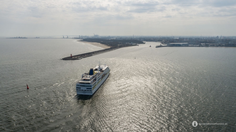 Hamburg na start. Port Gdańsk otworzył sezon wycieczkowy-GospodarkaMorska.pl