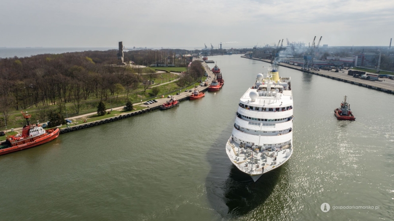 Hamburg na start. Port Gdańsk otworzył sezon wycieczkowy-GospodarkaMorska.pl