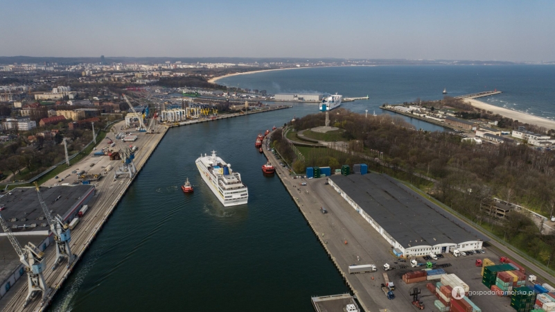 Hamburg na start. Port Gdańsk otworzył sezon wycieczkowy-GospodarkaMorska.pl