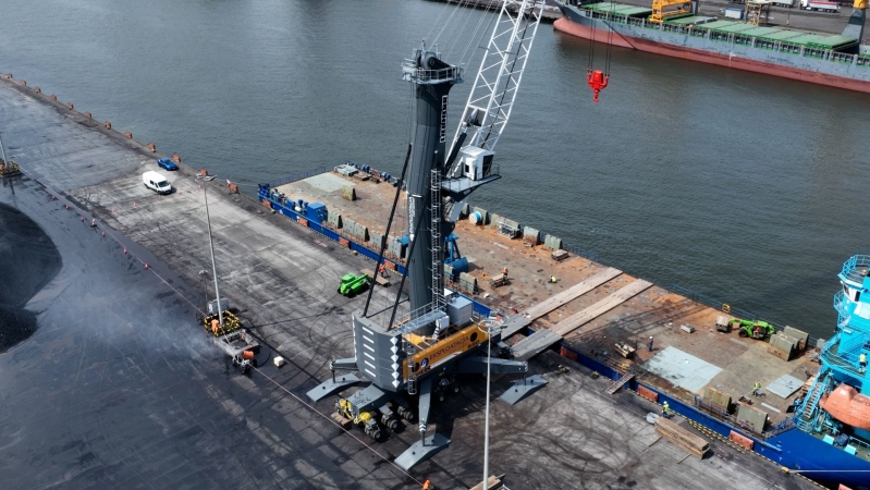 PG Eksploatacja: nowy żuraw już przypłynął, lada moment zacznie pracę-GospodarkaMorska.pl