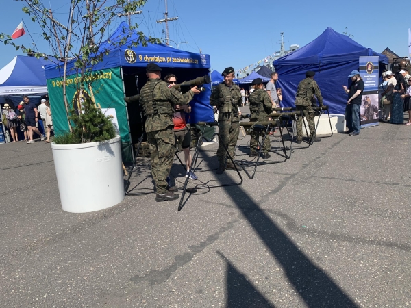 W Gdyni i Świnoujściu odbyły się pikniki wojskowe w ramach Święta Marynarki Wojennej [GALERIA]-GospodarkaMorska.pl