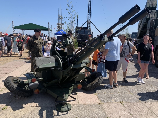 W Gdyni i Świnoujściu odbyły się pikniki wojskowe w ramach Święta Marynarki Wojennej [GALERIA]-GospodarkaMorska.pl