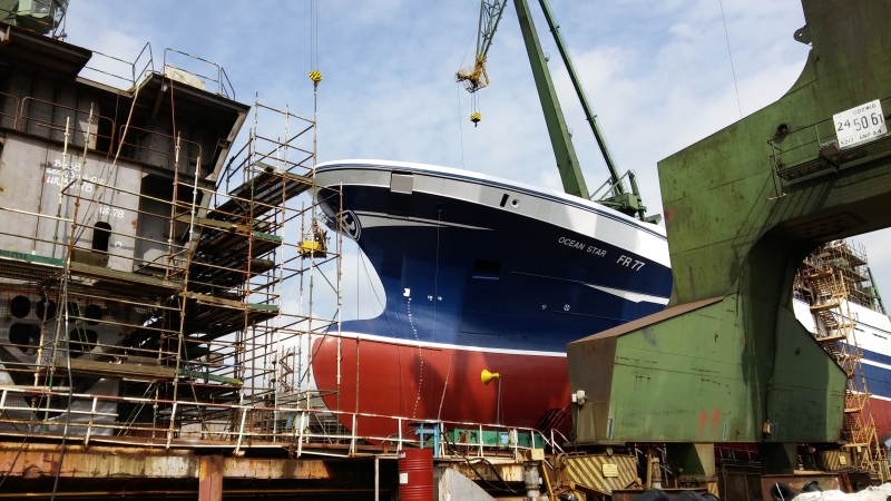 Podwójne wodowanie w Naucie-GospodarkaMorska.pl