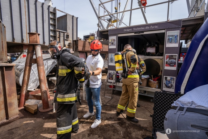 CRIST. Ćwiczyli ratowanie życia w zamkniętych przestrzeniach-GospodarkaMorska.pl