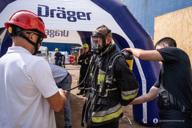 CRIST. Ćwiczyli ratowanie życia w zamkniętych przestrzeniach-GospodarkaMorska.pl