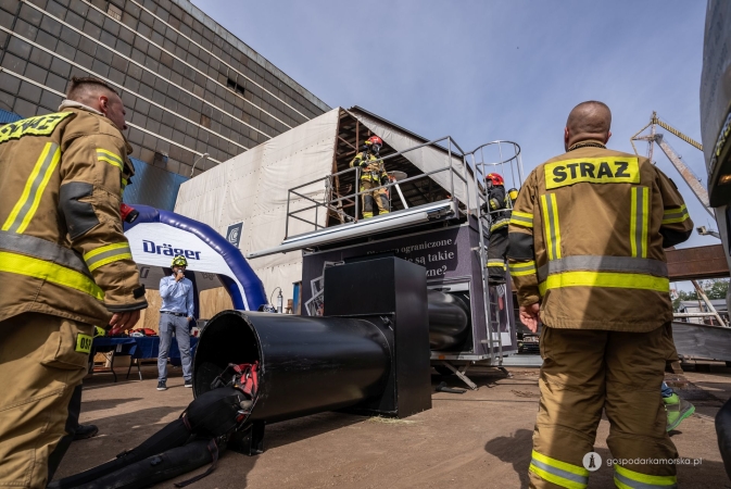CRIST. Ćwiczyli ratowanie życia w zamkniętych przestrzeniach-GospodarkaMorska.pl