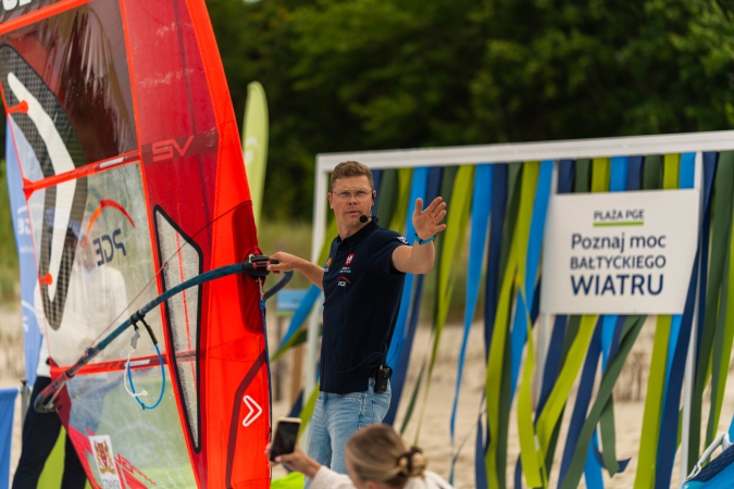Blisko 17 tysięcy osób wzięło udział w trzeciej edycji projektu „Plaża PGE – Poznaj Moc Bałtyckiego Wiatru”-GospodarkaMorska.pl