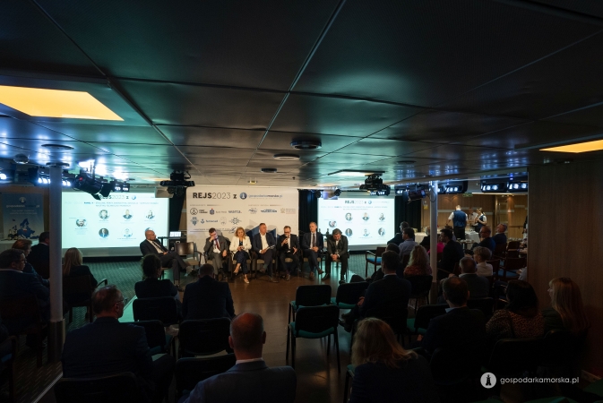 Rejs z GospodarkaMorska.pl, panel V: stocznie potrzebują portów, porty stoczni, a wszyscy razem edukacji [RELACJA] -GospodarkaMorska.pl