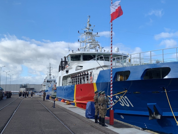 Chrzest patrolowca SG-301. Gen. Józef Haller rozpoczyna służbę w Morskim Oddziale Straży Granicznej-GospodarkaMorska.pl