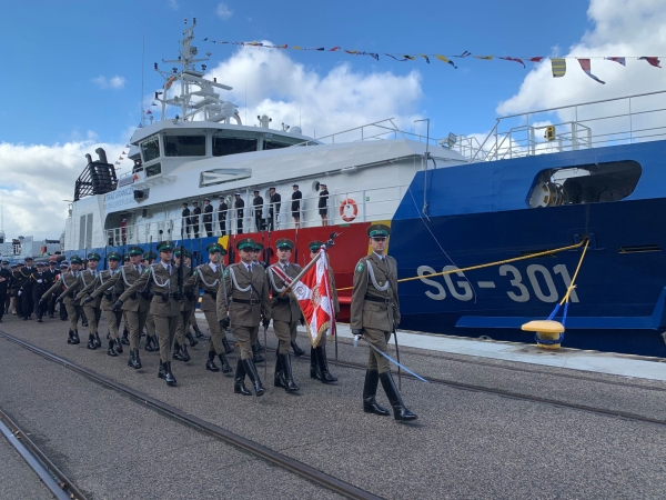 Chrzest patrolowca SG-301. Gen. Józef Haller rozpoczyna służbę w Morskim Oddziale Straży Granicznej-GospodarkaMorska.pl