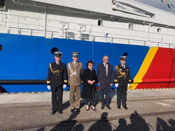 Chrzest patrolowca SG-301. Gen. Józef Haller rozpoczyna służbę w Morskim Oddziale Straży Granicznej-GospodarkaMorska.pl