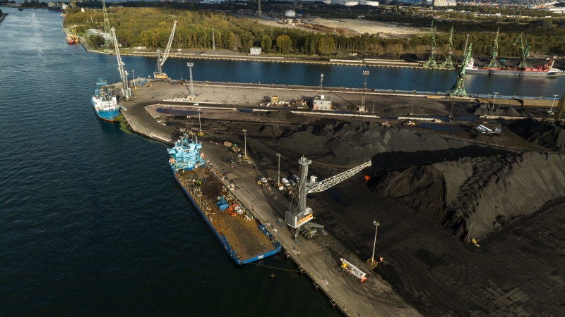 PG Eksploatacja odebrała kolejny, nowy dźwig-GospodarkaMorska.pl