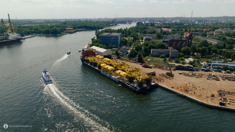 Mostostal Pomorze. 5 podwodnych konstrukcji na pole gazowe popłynęło do Norwegii-GospodarkaMorska.pl