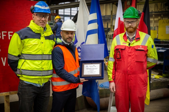 CRIST. Palenie blach na kolejny offshorowiec-GospodarkaMorska.pl