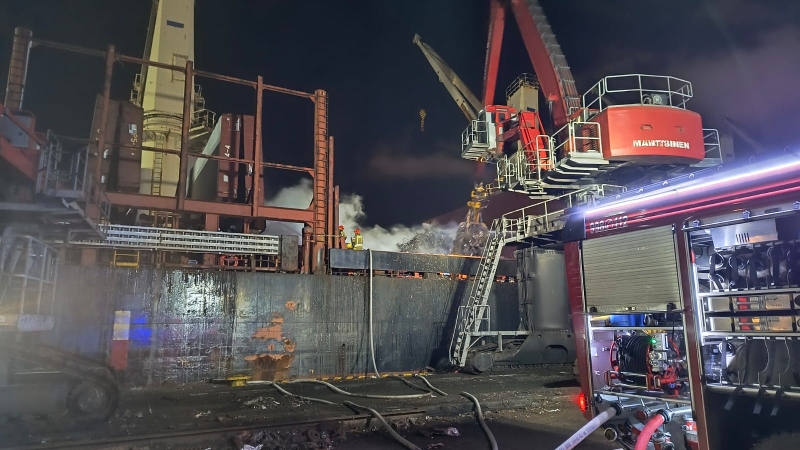 Pożar na statku w Porcie Gdańsk-GospodarkaMorska.pl