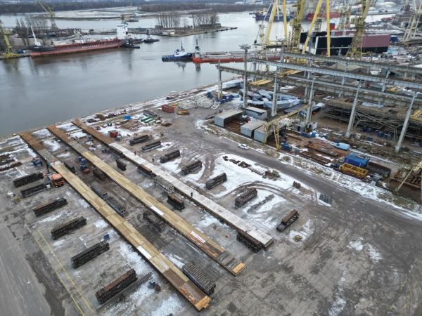 Stocznia Szczecińska „Wulkan”. Transport pierwszego modułu doku dla „Gryfii”-GospodarkaMorska.pl