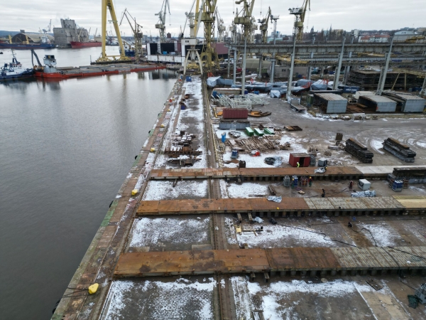 Stocznia Szczecińska „Wulkan”. Transport pierwszego modułu doku dla „Gryfii”-GospodarkaMorska.pl