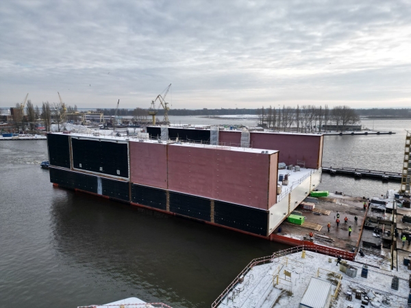 Stocznia Szczecińska „Wulkan”. Transport pierwszego modułu doku dla „Gryfii”-GospodarkaMorska.pl