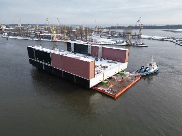 Stocznia Szczecińska „Wulkan”. Transport pierwszego modułu doku dla „Gryfii”-GospodarkaMorska.pl