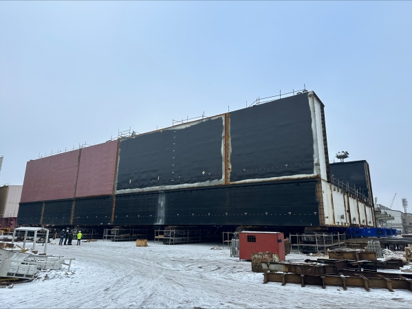 Stocznia Szczecińska „Wulkan”. Transport pierwszego modułu doku dla „Gryfii”-GospodarkaMorska.pl