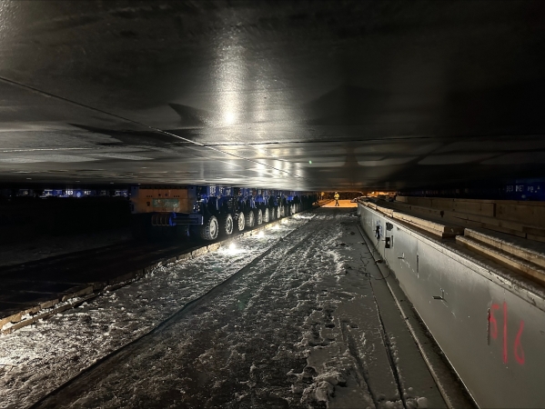 Stocznia Szczecińska „Wulkan”. Transport pierwszego modułu doku dla „Gryfii”-GospodarkaMorska.pl