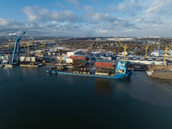 Blok rufowy dla drugiego Icona rusza z Gdańska do Finlandii [wideo]-GospodarkaMorska.pl