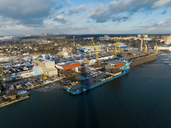 Blok rufowy dla drugiego Icona rusza z Gdańska do Finlandii [wideo]-GospodarkaMorska.pl