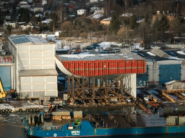 Blok rufowy dla drugiego Icona rusza z Gdańska do Finlandii [wideo]-GospodarkaMorska.pl