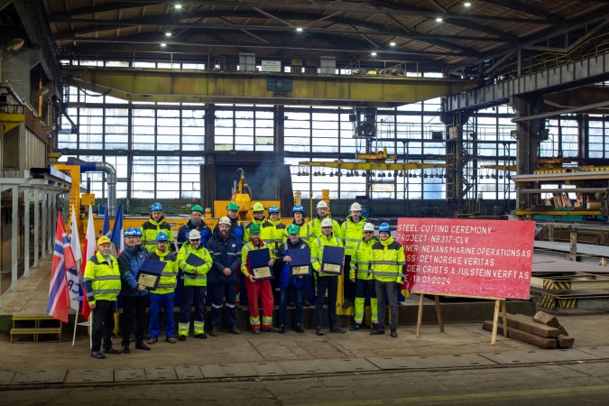 CRIST. Cięcie blach pod jednostkę do układania kabli podmorskich-GospodarkaMorska.pl