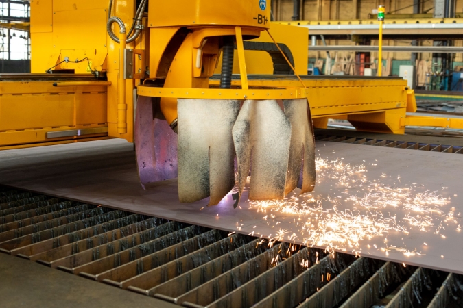 CRIST. Cięcie blach pod jednostkę do układania kabli podmorskich-GospodarkaMorska.pl