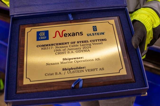 CRIST. Cięcie blach pod jednostkę do układania kabli podmorskich-GospodarkaMorska.pl