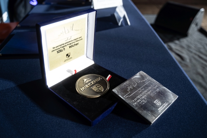 „Miecznik” programem ponad podziałami. Położenie stępki pod przyszły ORP Wicher w PGZ Stocznia Wojenna-GospodarkaMorska.pl