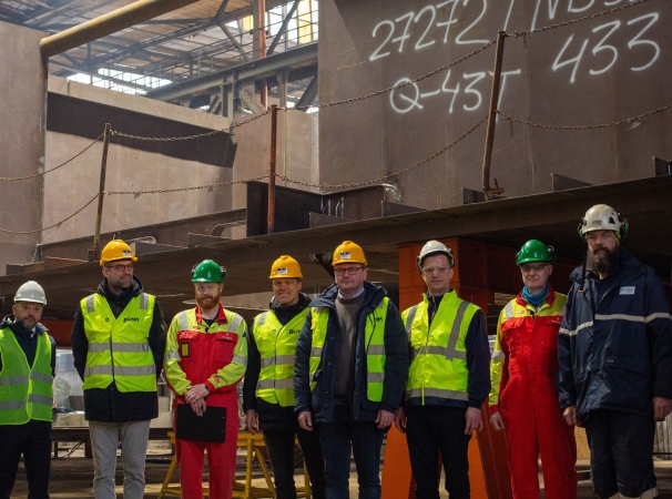 CRIST. Cięcie stali i położenie stępki pod dwa offshorowce-GospodarkaMorska.pl