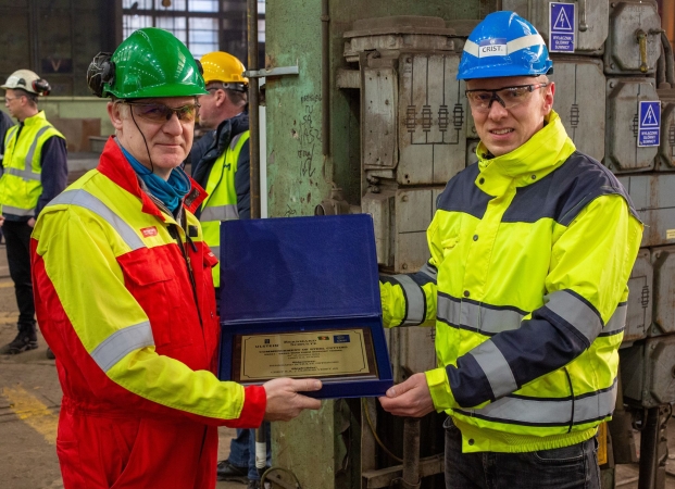 CRIST. Cięcie stali i położenie stępki pod dwa offshorowce-GospodarkaMorska.pl