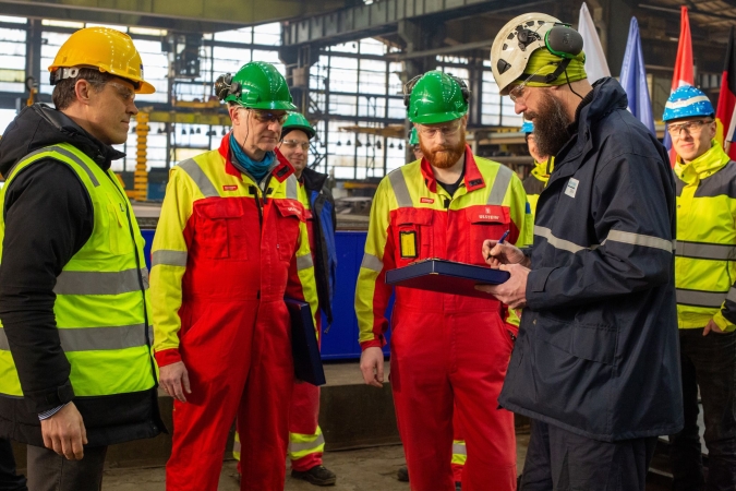 CRIST. Cięcie stali i położenie stępki pod dwa offshorowce-GospodarkaMorska.pl