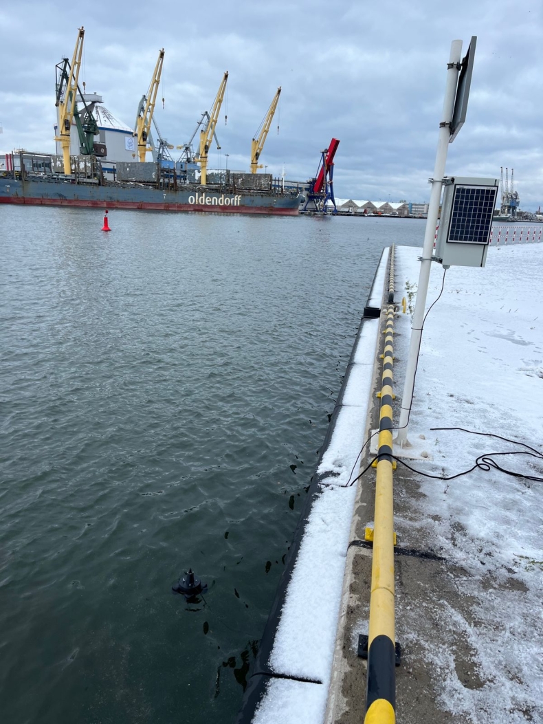 Port Gdańsk monitoruje zawartość substancji ropopochodnych w basenach portowych-GospodarkaMorska.pl