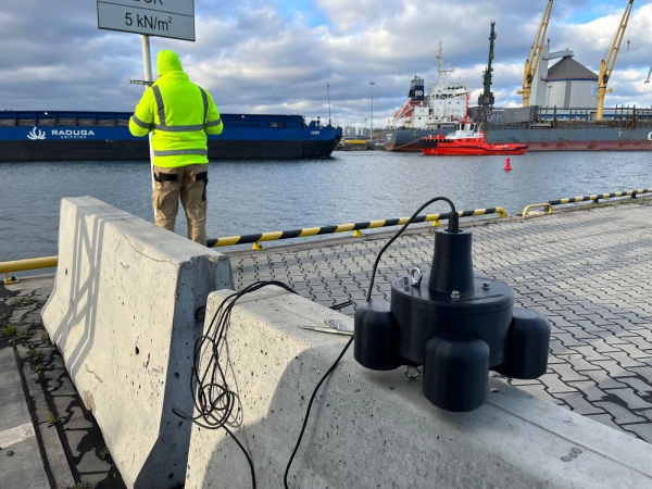 Port Gdańsk monitoruje zawartość substancji ropopochodnych w basenach portowych-GospodarkaMorska.pl