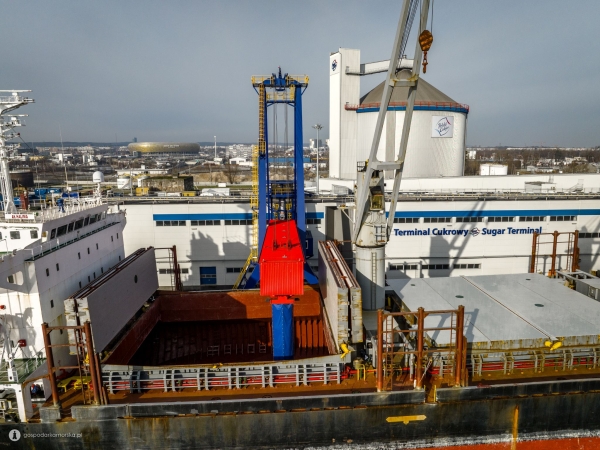 Port Gdańsk: trwa załadunek polskiego cukru-GospodarkaMorska.pl