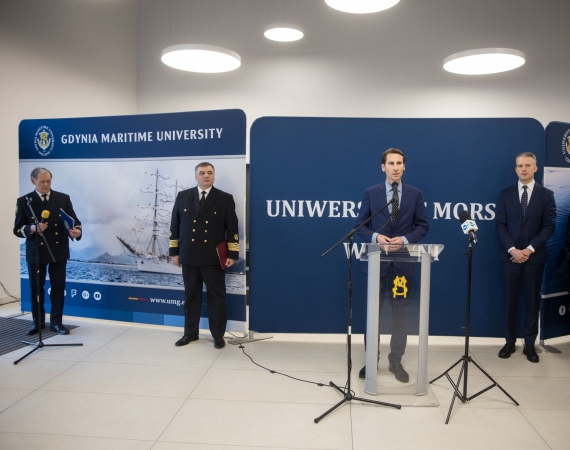 Uniwersytet Morski w Gdyni otworzył Centrum Offshore. Przed nami „Polska Dolina Offshore”?-GospodarkaMorska.pl