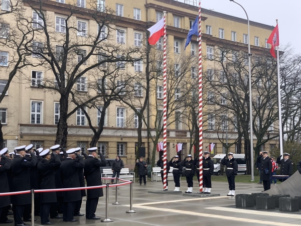 Marynarka Wojenna uczciła w Gdyni 25. rocznicę wstąpienia Polski do NATO-GospodarkaMorska.pl