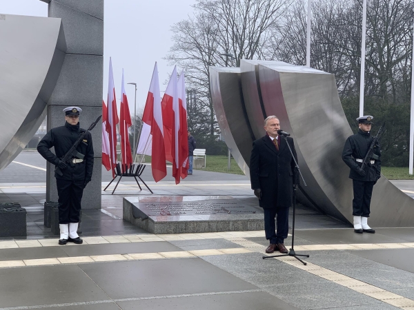 Marynarka Wojenna uczciła w Gdyni 25. rocznicę wstąpienia Polski do NATO-GospodarkaMorska.pl