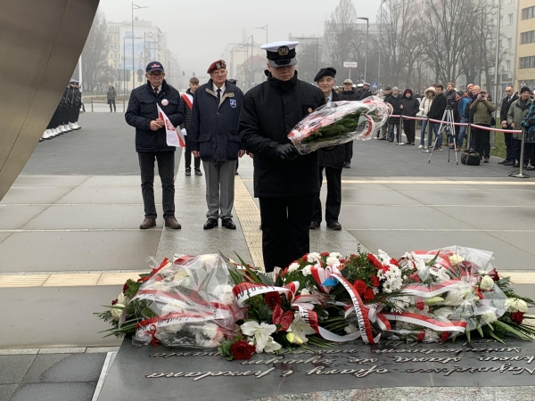 Marynarka Wojenna uczciła w Gdyni 25. rocznicę wstąpienia Polski do NATO-GospodarkaMorska.pl