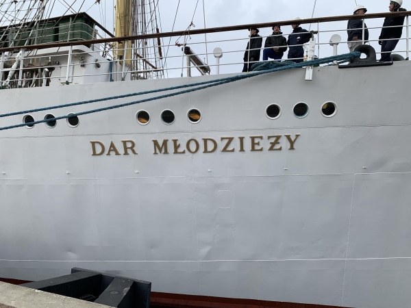 Nowy sezon dla Daru Młodzieży. Statek wypływa w kolejny rejs-GospodarkaMorska.pl