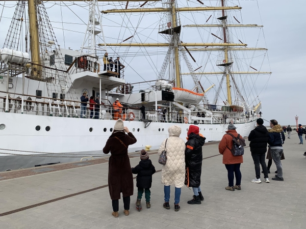 Nowy sezon dla Daru Młodzieży. Statek wypływa w kolejny rejs-GospodarkaMorska.pl