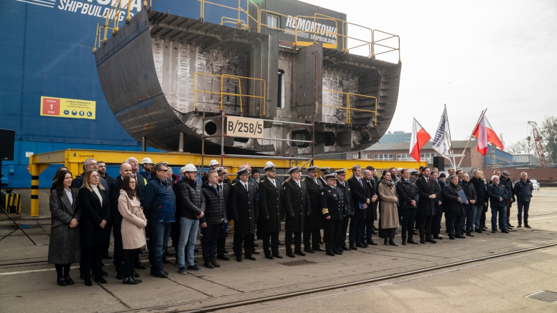 Położenie stępki pod ORP Rybitwa. To kolejny niszczyciel min powstający w stoczni Remontowa Shipbuilding S.A.-GospodarkaMorska.pl