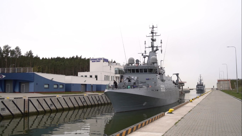 Dwa niszczyciele min na Mierzei Wiślanej. Kanał dostępny dla okrętów-GospodarkaMorska.pl